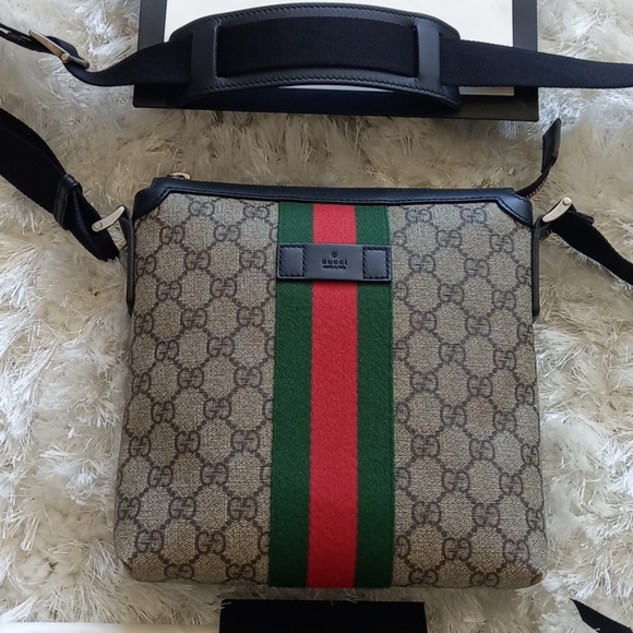 Gucci Messenger Bag - Picture 2 of 8